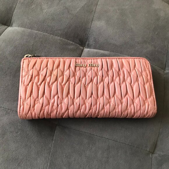 MIU MIU Soft Pink Matelasse Continental Leather Wallet w/ Original Box - Picture 4 of 11
